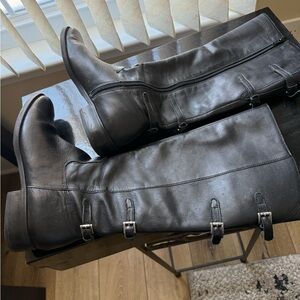 Elegant Black Leather Riding Boots